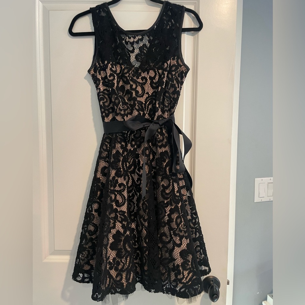 Adorable cocktail party or wedding dress